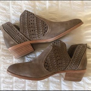 New Vince Camuto Prasata bootie 10M 40Euro